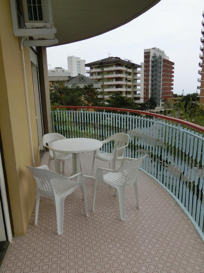 Apartmán Lignano Sabbiadoro With Pool Exteriér fotografie